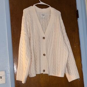 Abercrombie & Fitch Ivory Cable Knit Cardigan